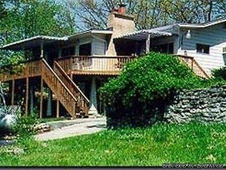 Indian Point Lakeshore Bed & Breakfast المظهر الخارجي الصورة