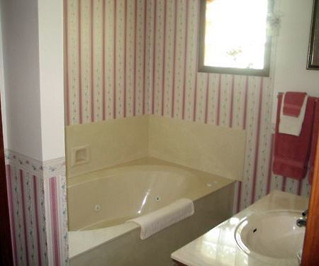 Indian Point Lakeshore Bed & Breakfast المظهر الخارجي الصورة